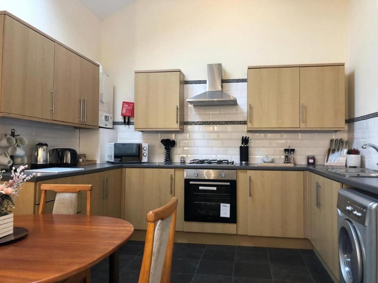 St Annes Apartment 4 - Sleeps 6 - Free Parking Литам-Сент-Эннс Экстерьер фото