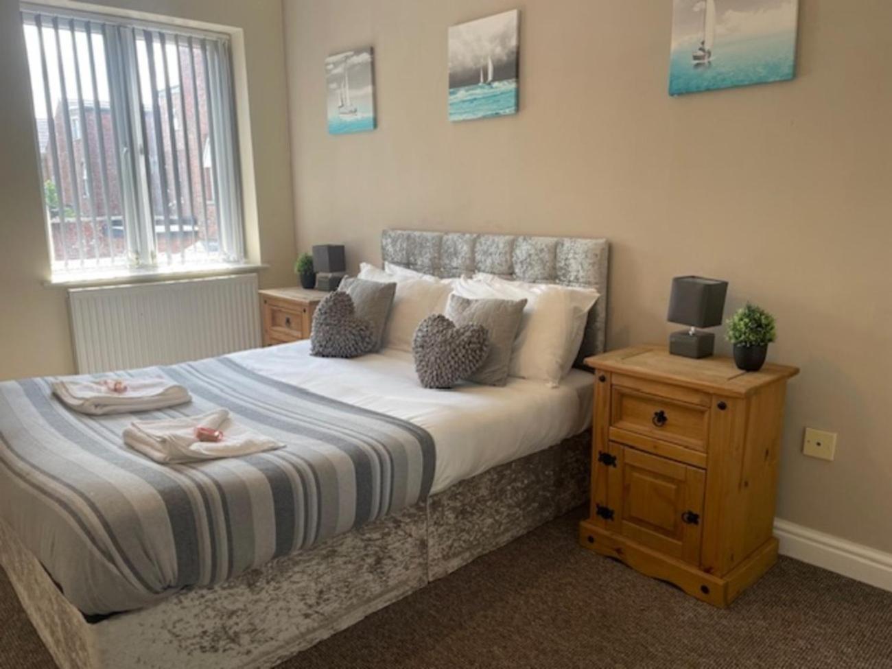 St Annes Apartment 4 - Sleeps 6 - Free Parking Литам-Сент-Эннс Экстерьер фото